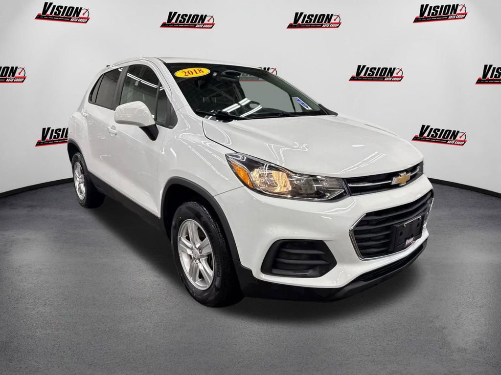 Used 2018 Chevrolet Trax LS image 3