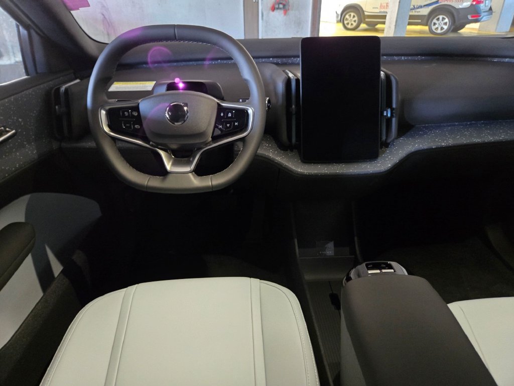 New 2026 Volvo EX30 Ultra w/ Protection Package AWD/4WD image 18
