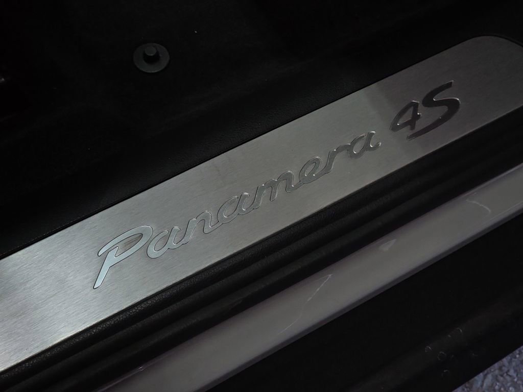 Used 2018 Porsche Panamera 4S w/ Premium Package Plus AWD/4WD image 36