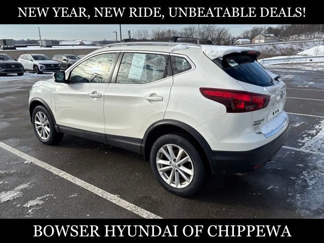 Used 2018 Nissan Rogue Sport SV image 3