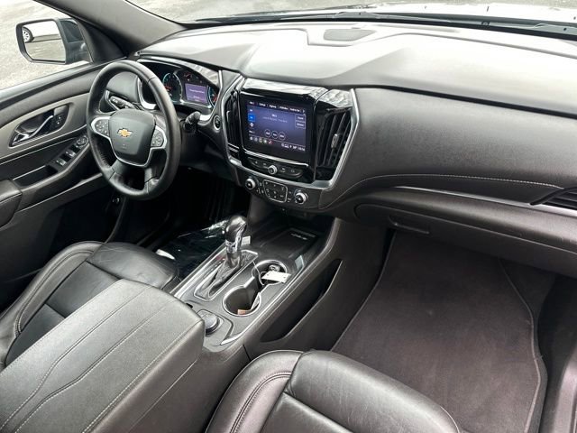 Used 2022 Chevrolet Traverse LT image 12