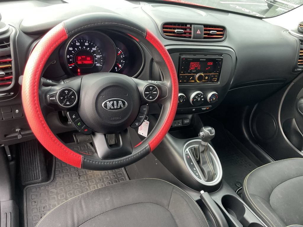 Used 2015 Kia Soul + FWD image 9