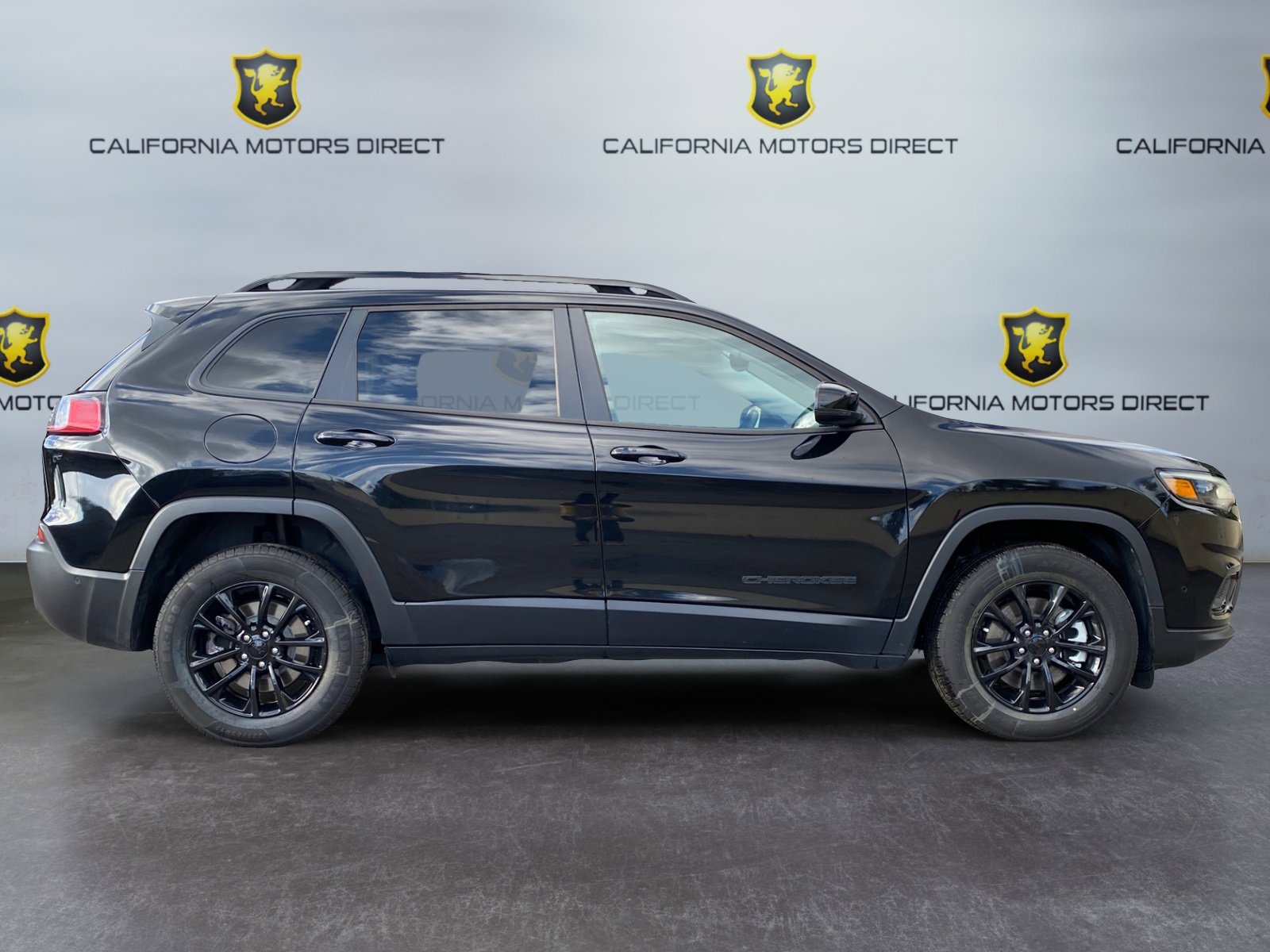 Used 2023 Jeep Cherokee Altitude Lux image 4
