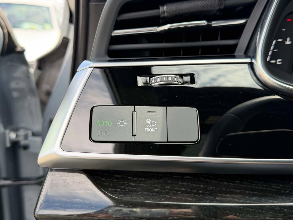 Used 2025 Audi Q7 3.0T Premium Plus AWD/4WD image 27