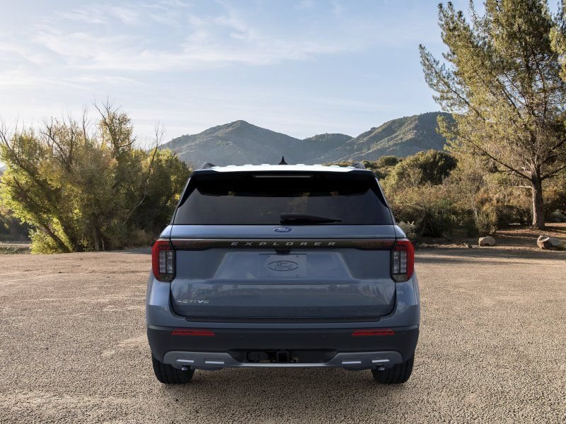 Used 2026 Ford Explorer Active w/ Active Comfort Package RWD image 8