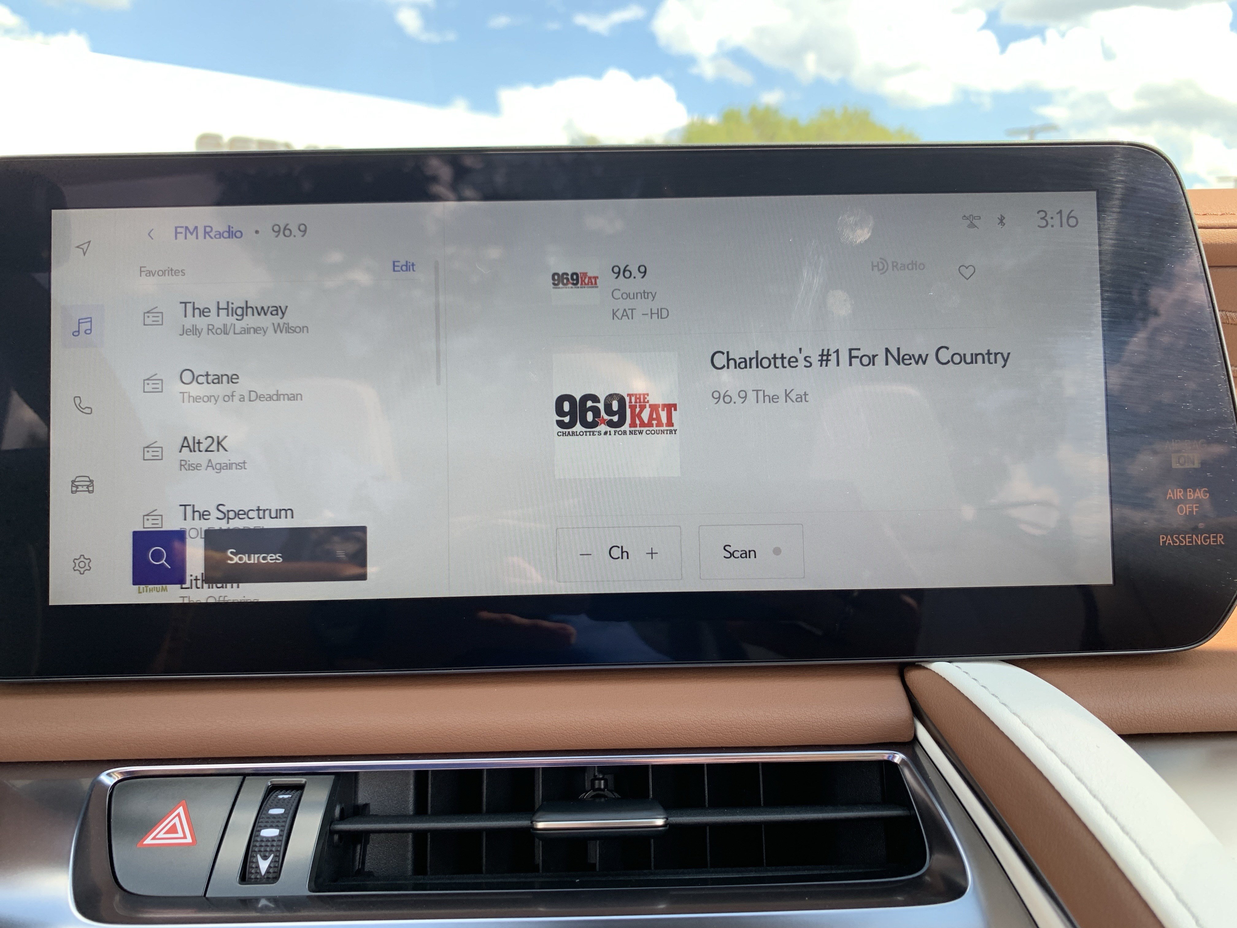 Used 2026 Lexus LC 500 Convertible w/ Inspiration Series RWD image 23