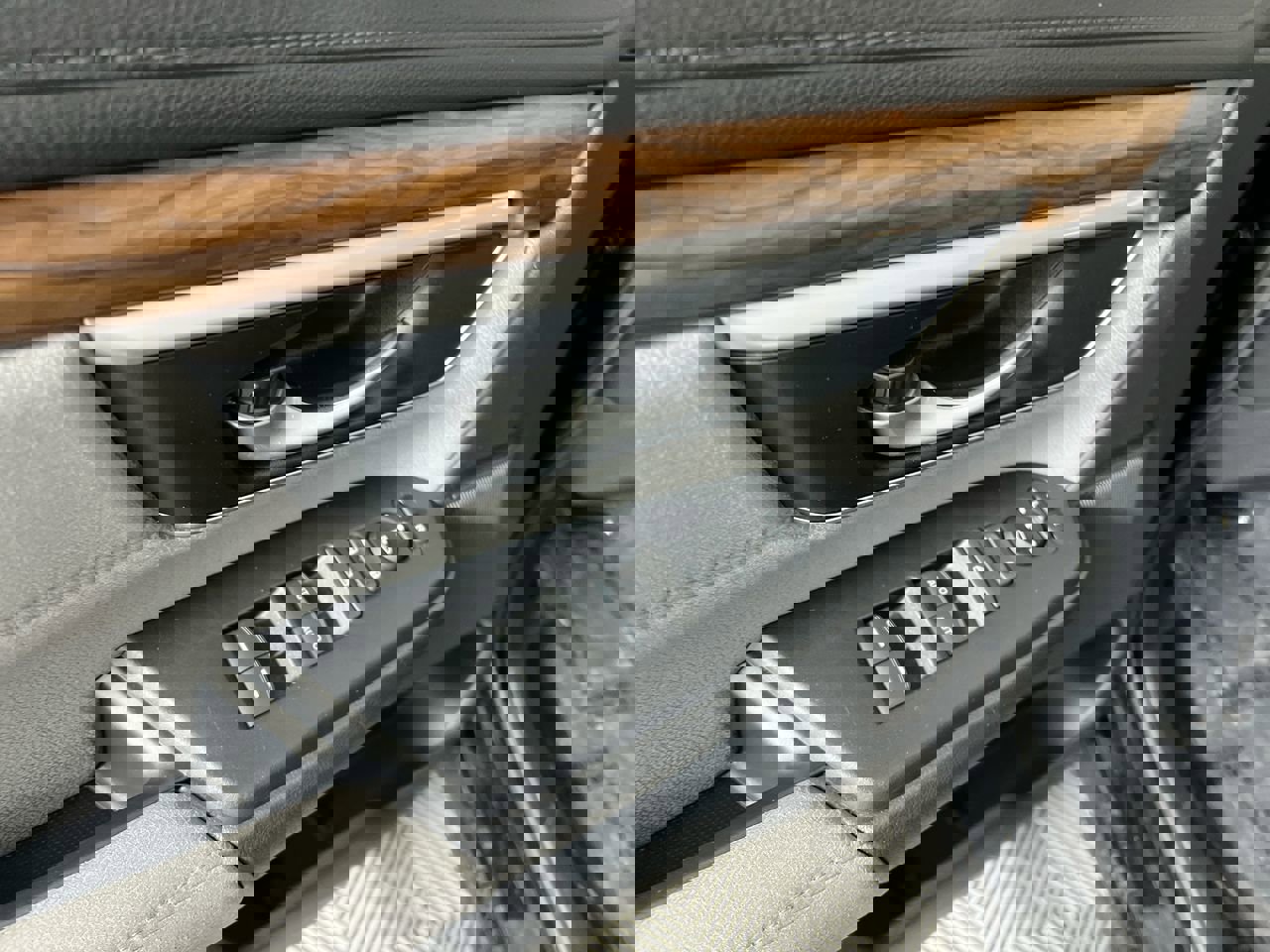 Used 2022 Honda CR-V EX image 15