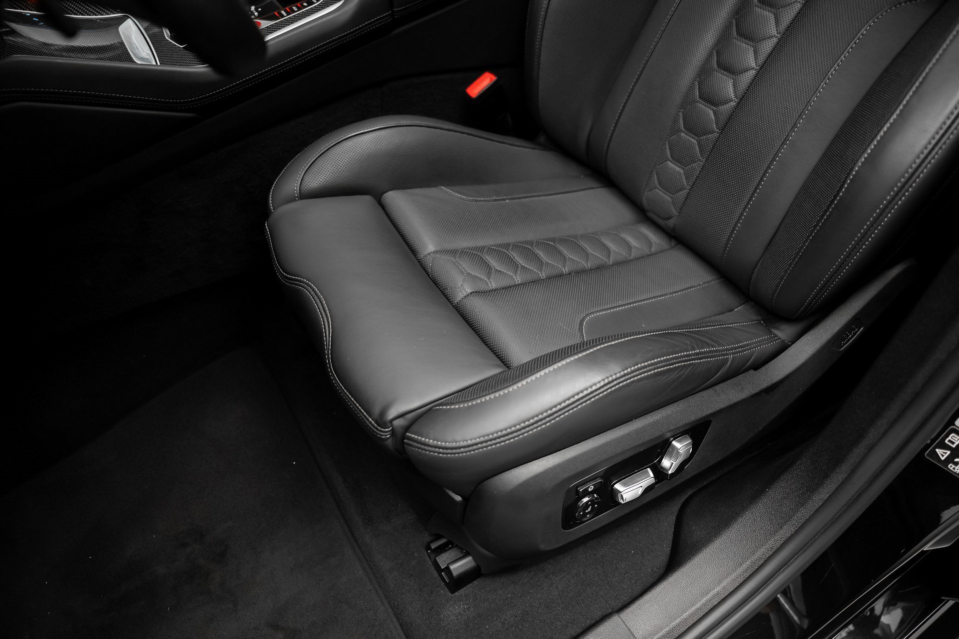 Used 2024 BMW X6 M Competition image 65