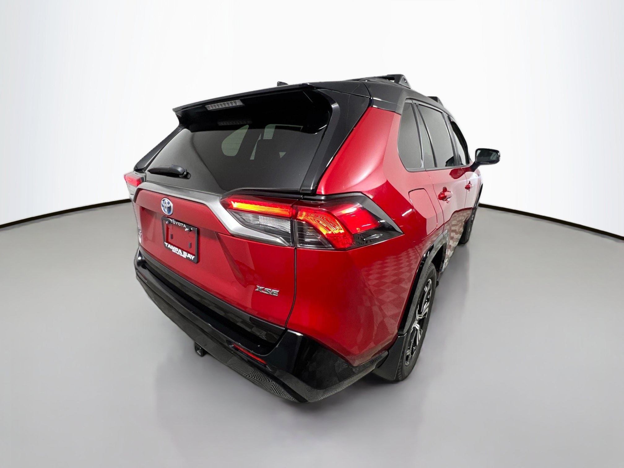 Used 2021 Toyota RAV4 XSE w/ Weather Package AWD/4WD image 4
