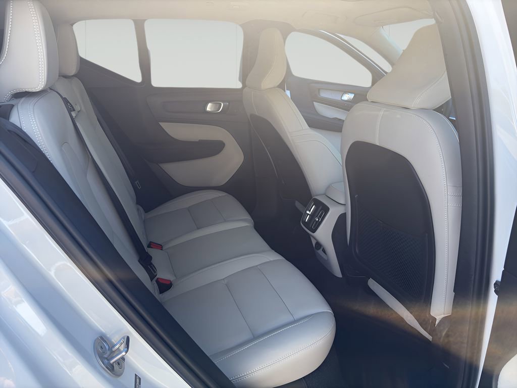 New 2026 Volvo XC40 B5 Plus w/ Protection Package Premier AWD/4WD image 9