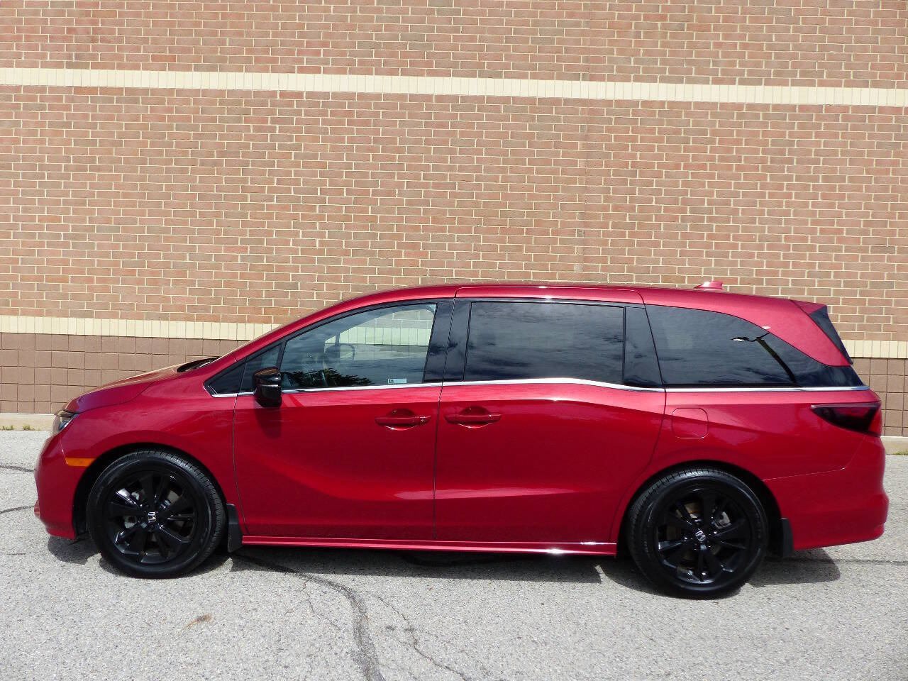 Used 2023 Honda Odyssey Sport image 6