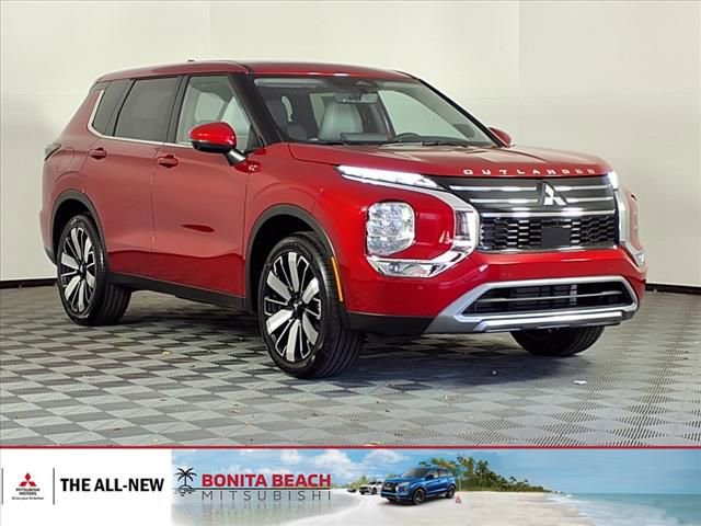 Used 2025 Mitsubishi Outlander SE image 1