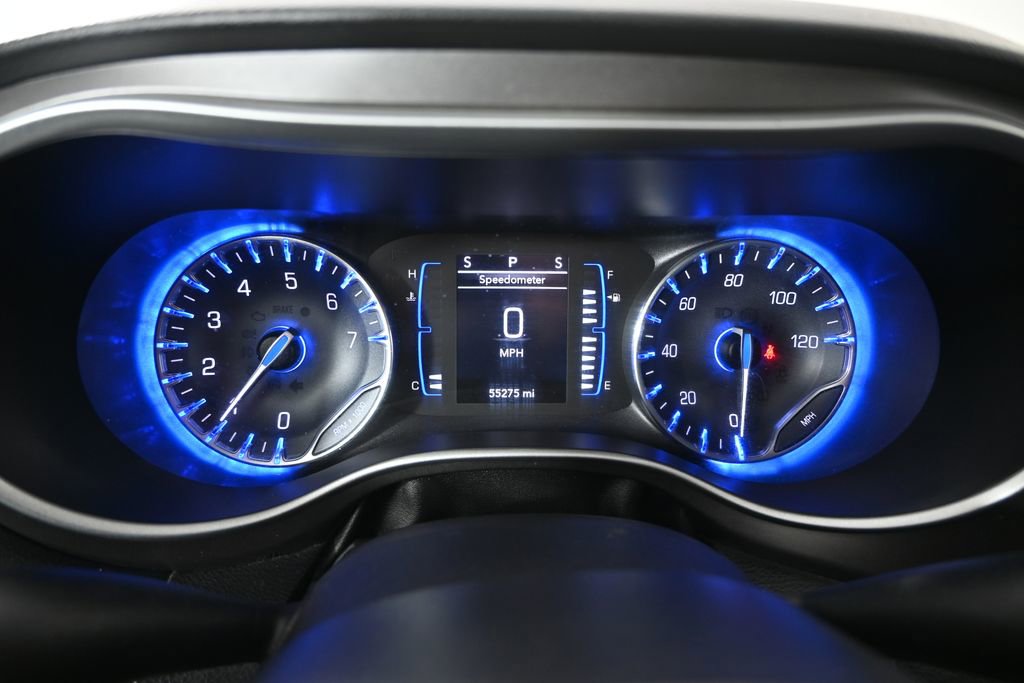 Used 2020 Chrysler Pacifica Touring-L image 27