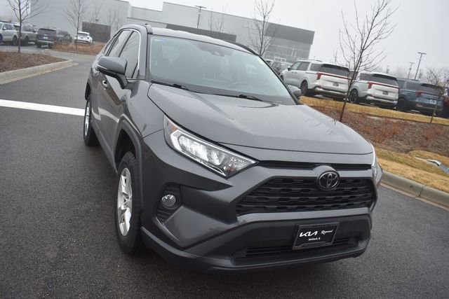 Used 2020 Toyota RAV4 XLE w/ XLE Grade Weather Package image 9