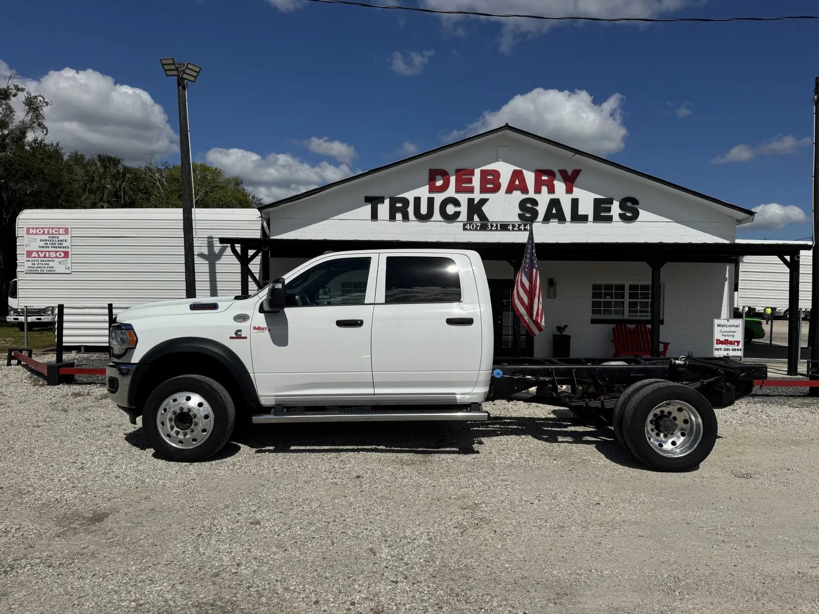 Used 2024 RAM 5500 Tradesman w/ Chrome Appearance Group AWD/4WD image 3