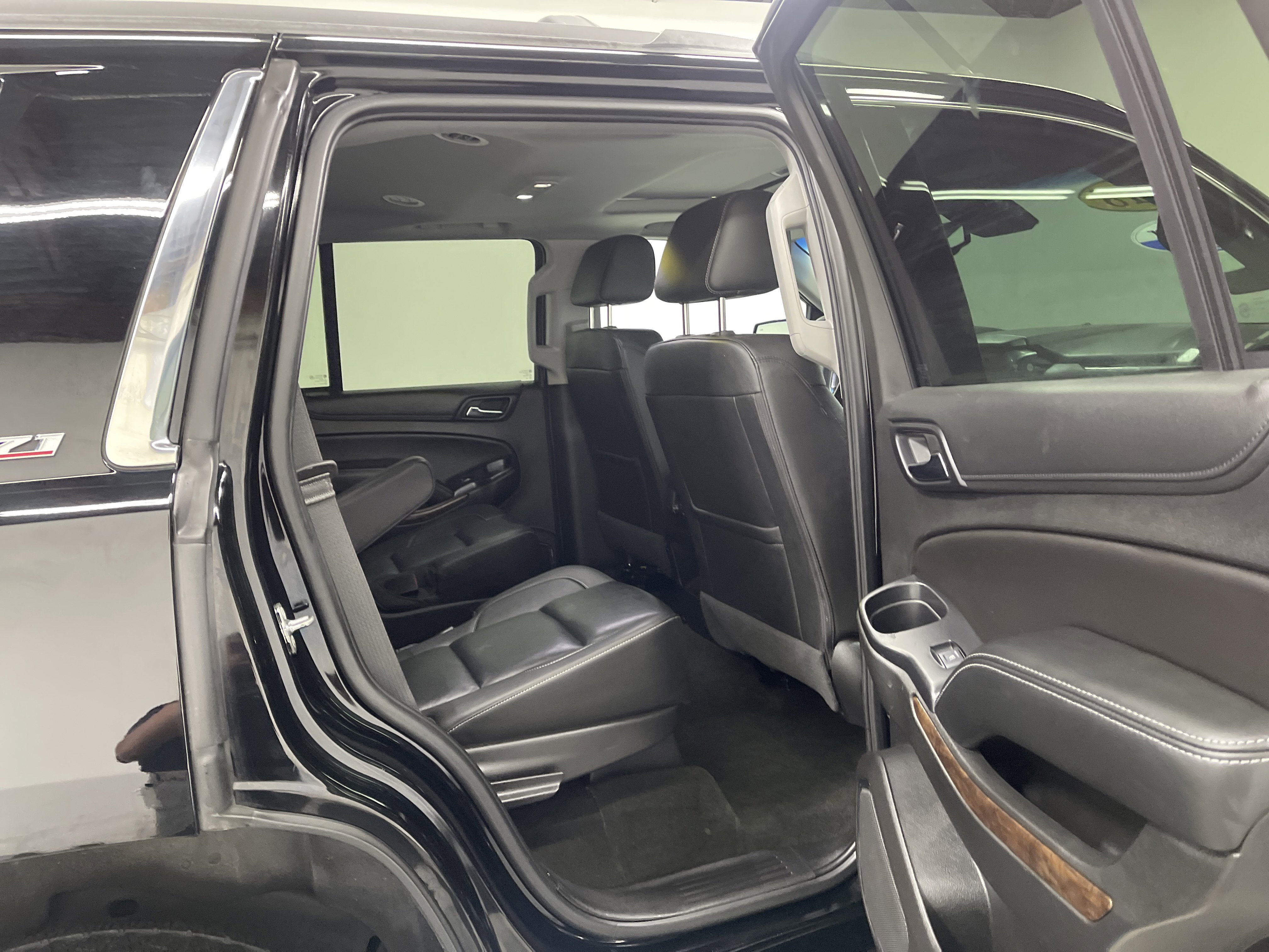 Used 2018 Chevrolet Tahoe LT w/ Luxury Package image 21