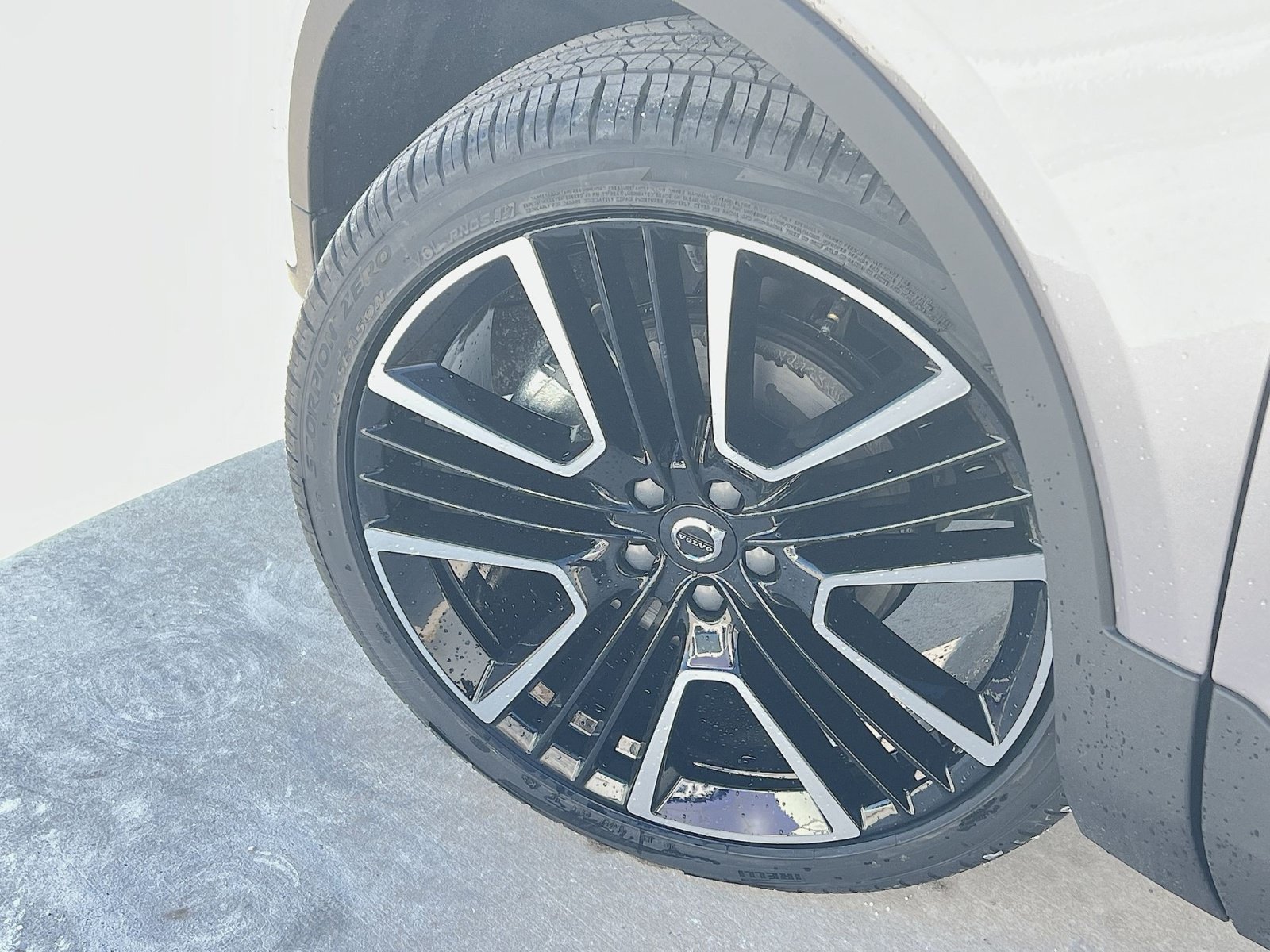 New 2026 Volvo XC40 B5 Ultra w/ Protection Package Premier AWD/4WD image 12