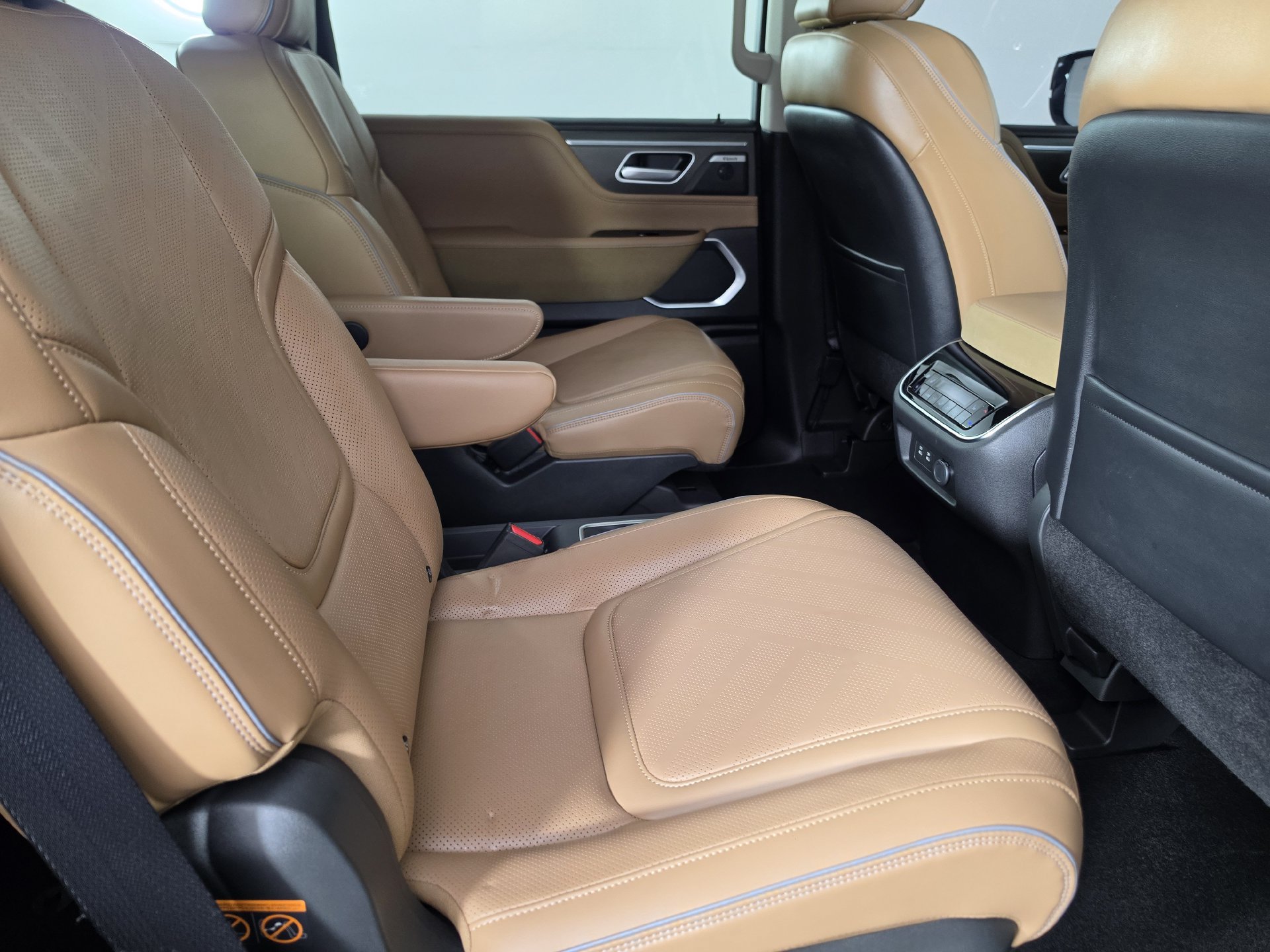 Used 2026 INFINITI QX80 Luxe RWD image 28