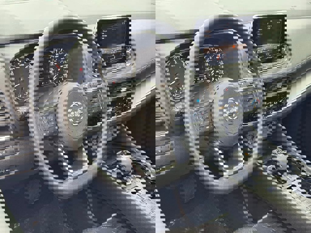 Used 2024 Nissan Rogue SV image 21