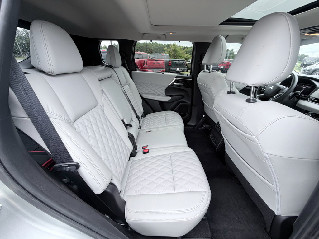 Used 2024 Mitsubishi Outlander SEL FWD image 21