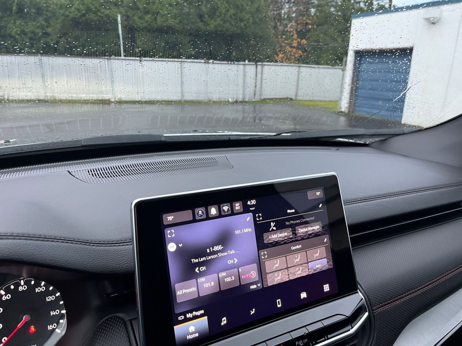 Used 2025 Jeep Compass Trailhawk image 18