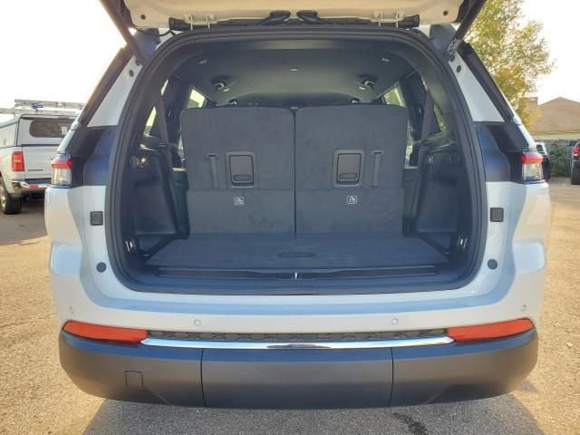 New 2025 Jeep Grand Cherokee L Limited image 32