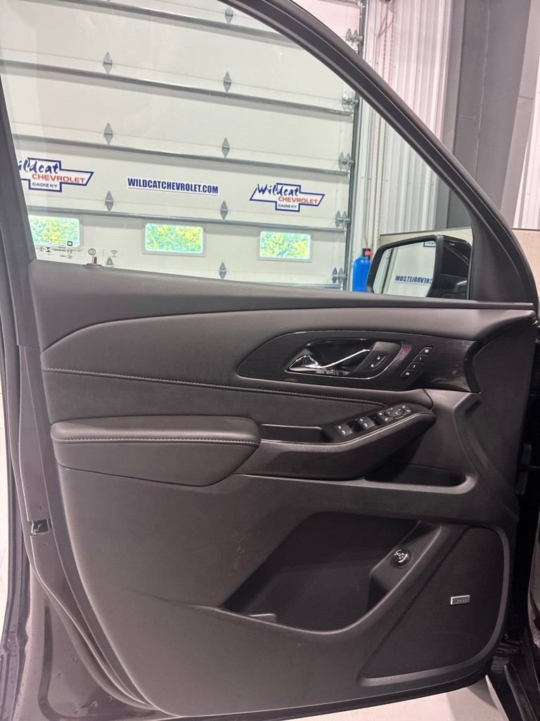 Used 2023 Chevrolet Traverse High Country w/ LPO, Floor Liner Package AWD/4WD image 16