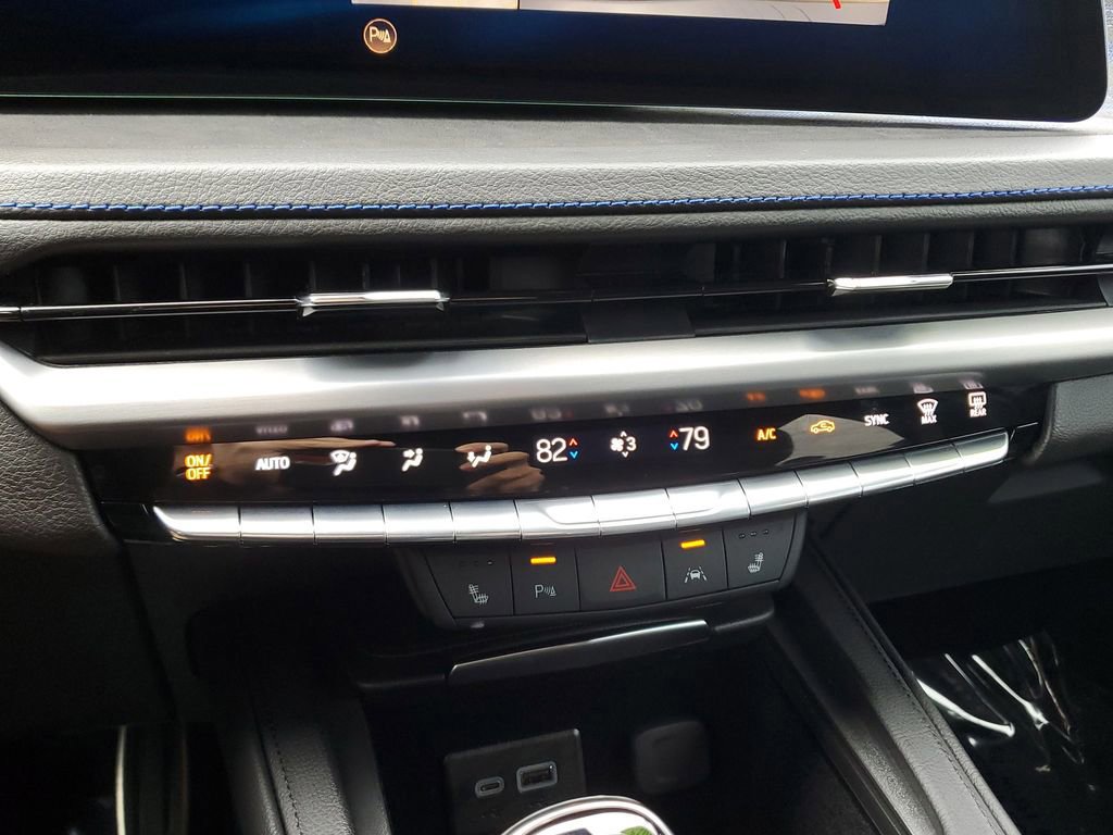 Used 2025 Cadillac XT4 Sport w/ Cold Weather Package image 28