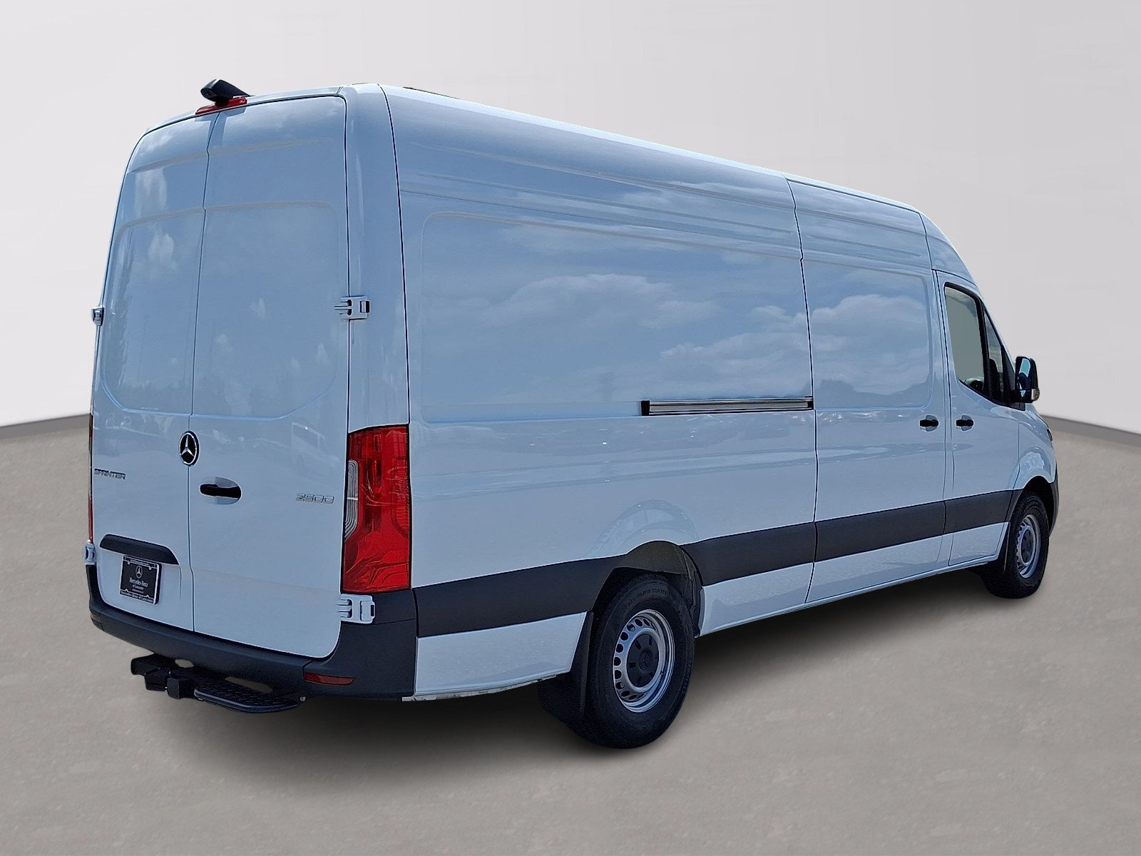 Used 2026 Mercedes-Benz Sprinter 2500 image 4