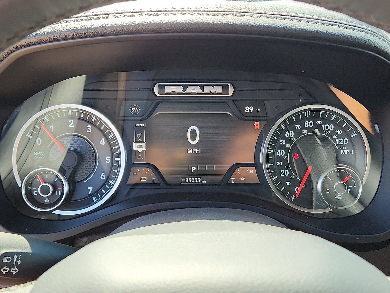 Used 2025 RAM 1500 Laramie AWD/4WD image 16