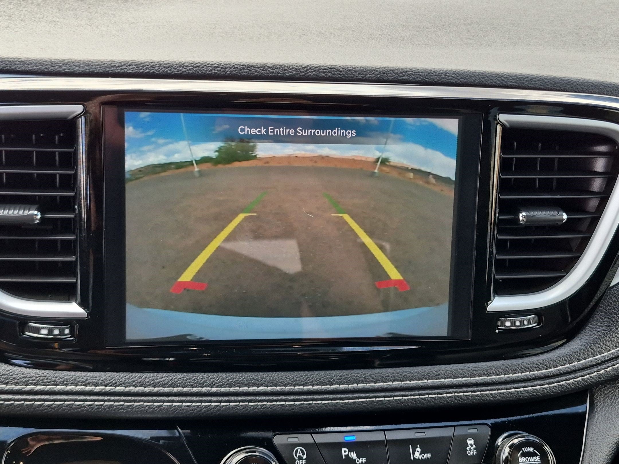 Used 2025 Chrysler Pacifica Limited FWD image 24