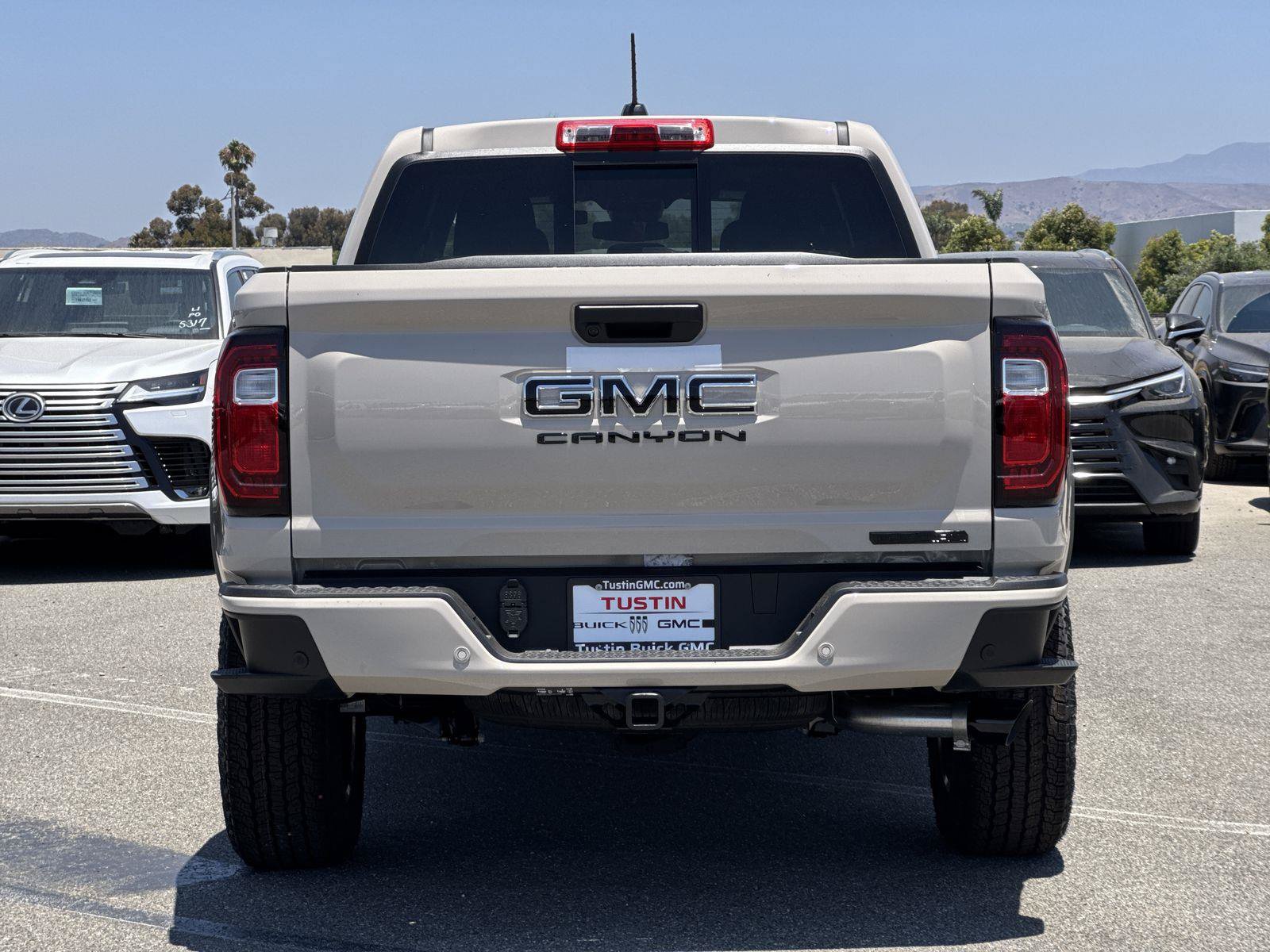New 2026 GMC Canyon Elevation w/ LPO, Black Badging Package RWD image 4