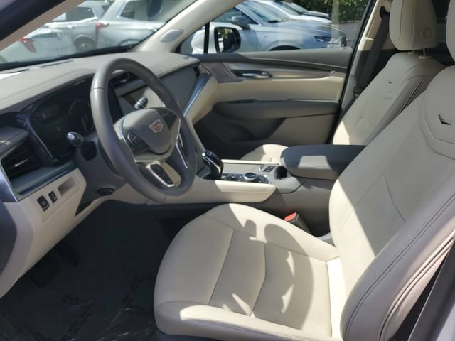Certified 2023 Cadillac XT5 Premium Luxury w/ LPO, Premium Carpet Package FWD image 22