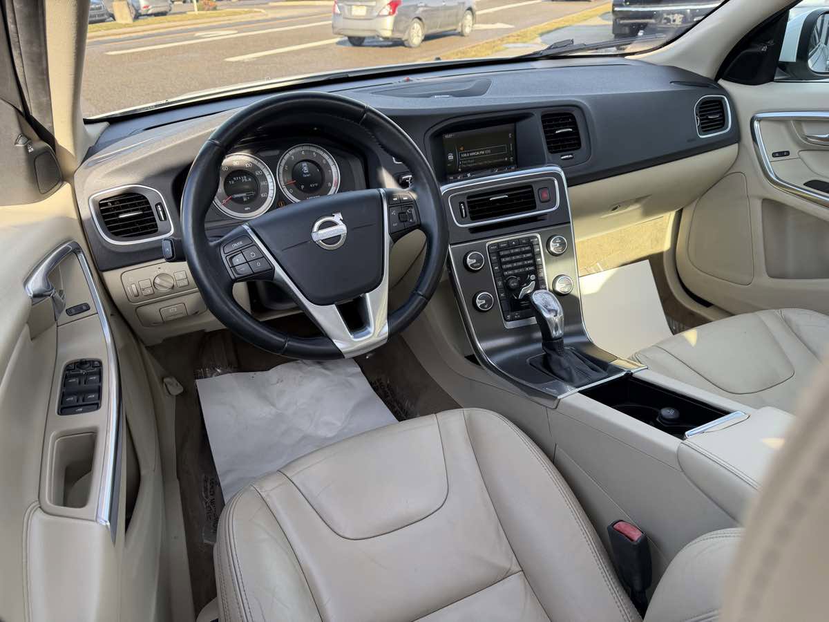 Used 2013 Volvo S60 T5 image 12