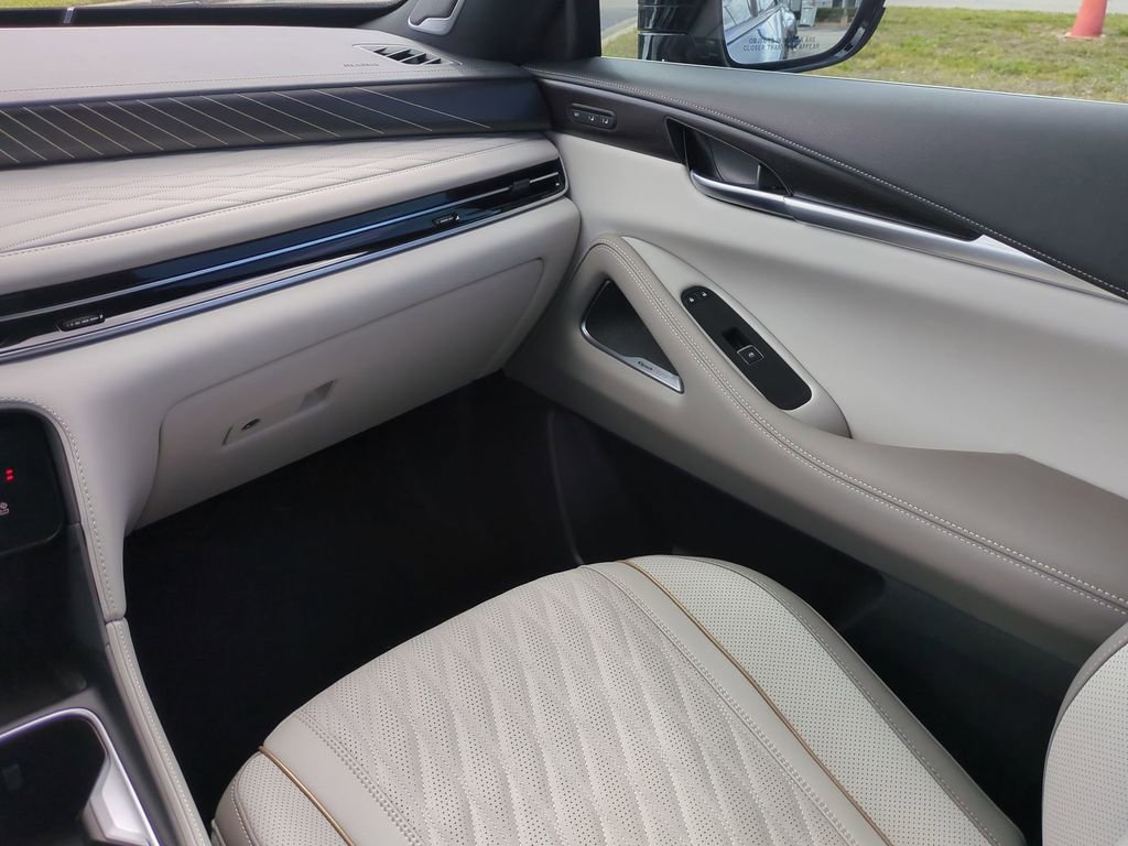 Used 2026 INFINITI QX60 Autograph w/ Dark Cargo Package image 16