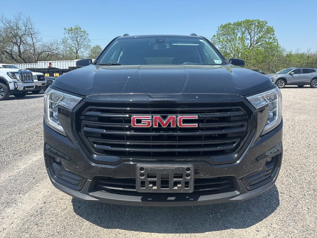 Used 2023 GMC Terrain SLT w/ Elevation Edition AWD/4WD image 3
