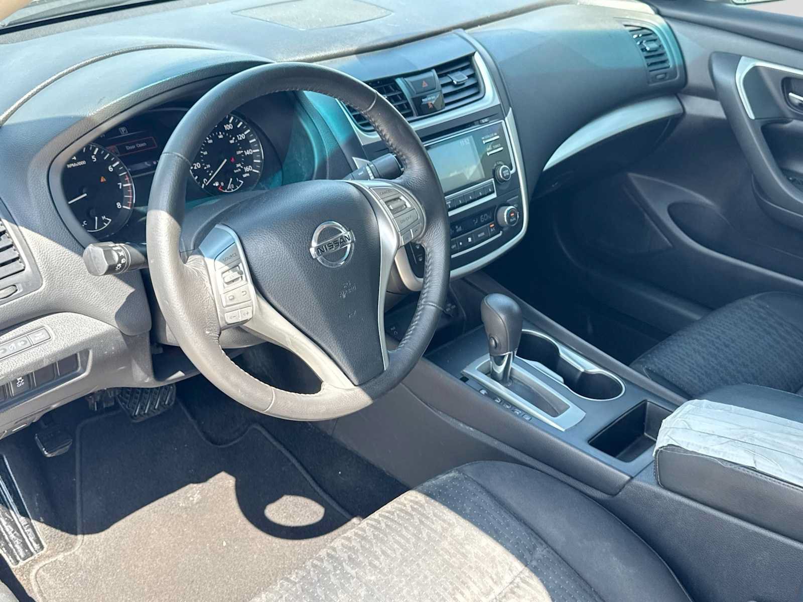 Used 2016 Nissan Altima 2.5 SV FWD image 2