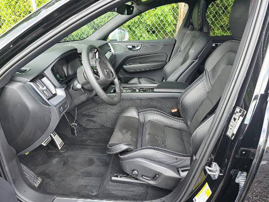 Used 2019 Volvo XC60 T5 R-Design w/ Protection Package Premier AWD/4WD image 3