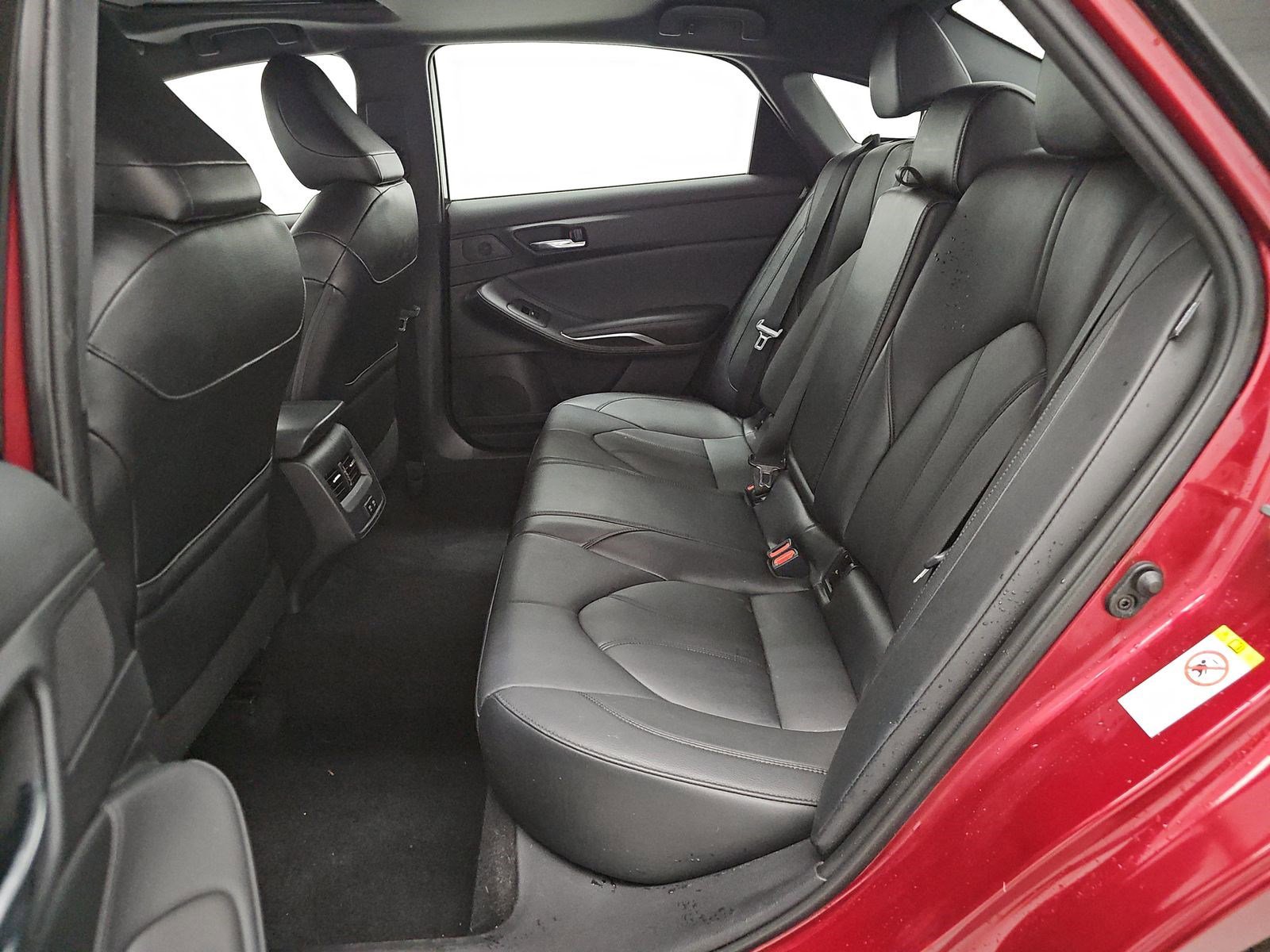 Used 2019 Toyota Avalon XLE w/ Moonroof Package image 13