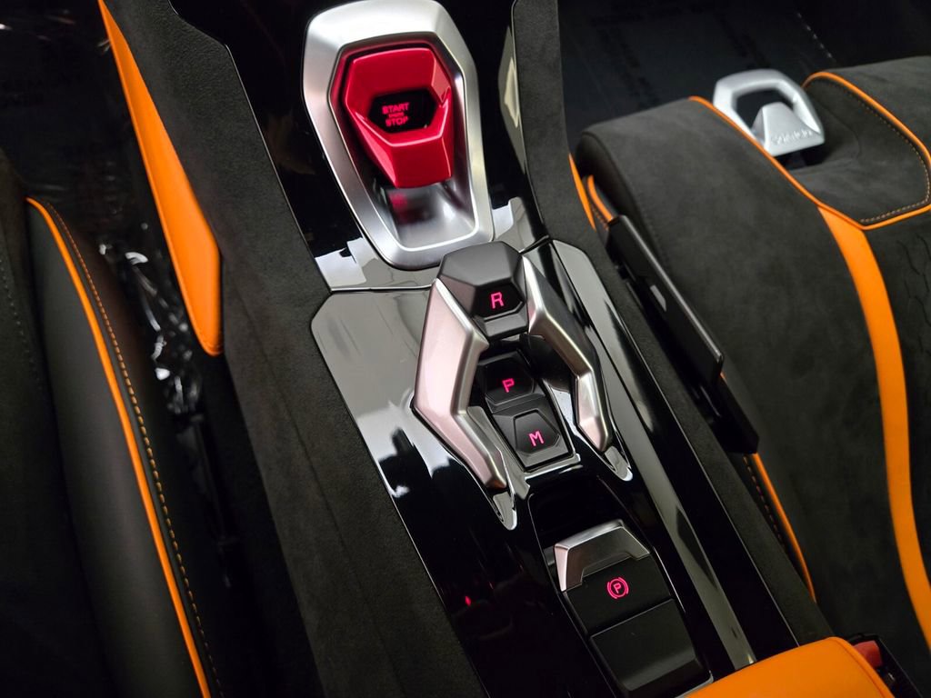 Used 2023 Lamborghini Huracan Tecnica image 39