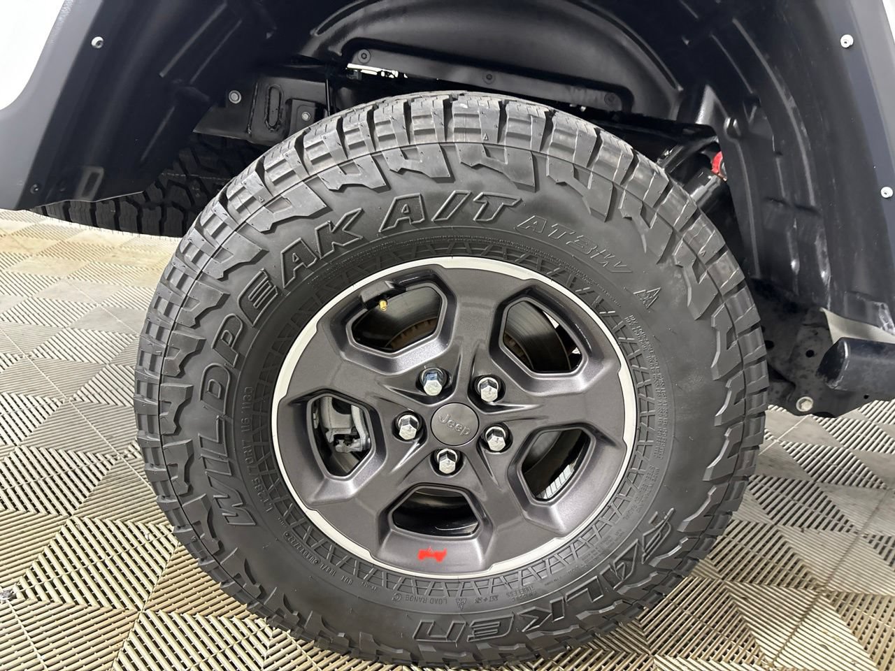 Used 2023 Jeep Gladiator Rubicon w/ Trailer Tow Package AWD/4WD image 32