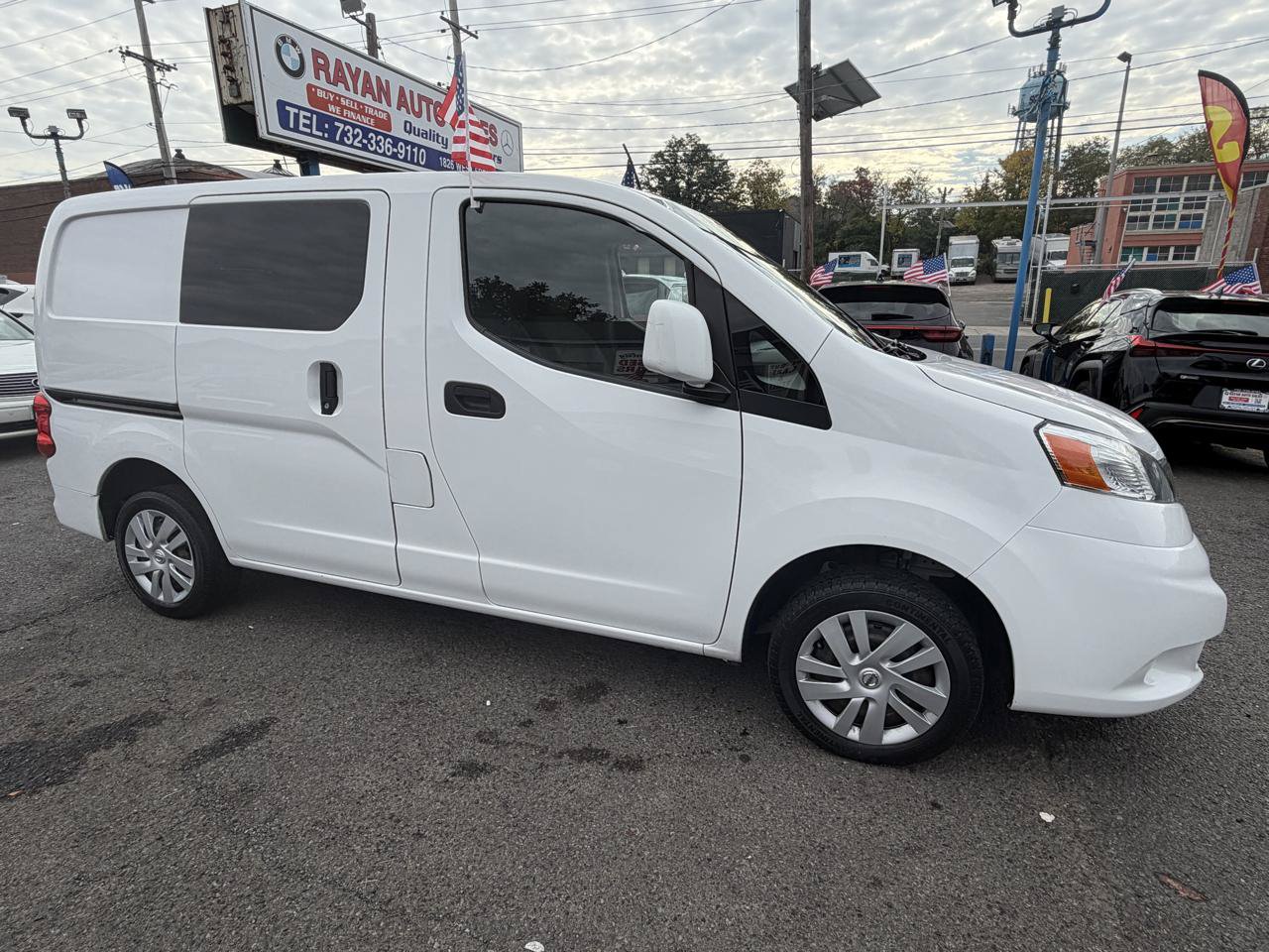 Used 2020 Nissan NV200 SV w/ Sliding Glass Door Package FWD image 11