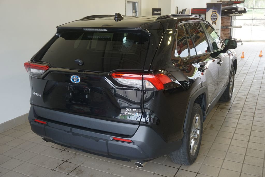 Used 2024 Toyota RAV4 XLE w/ Weather Package AWD/4WD image 13