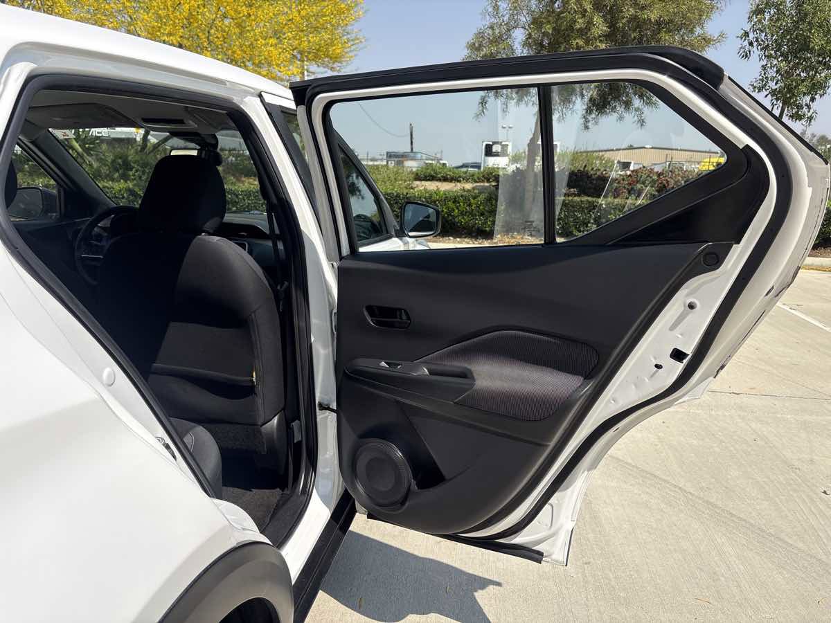 Used 2020 Nissan Kicks S FWD image 13