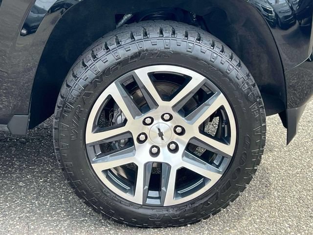 Used 2023 Chevrolet Colorado Z71 w/ Advanced Trailering Package AWD/4WD image 10