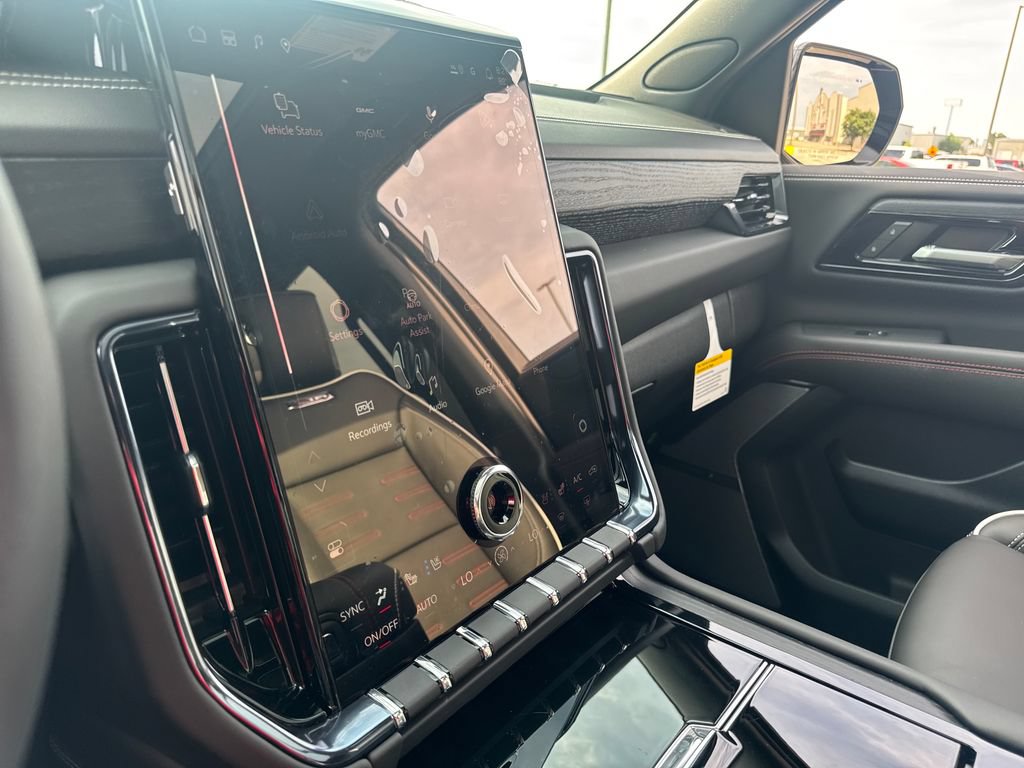 New 2026 GMC Yukon AT4 Ultimate w/ LPO, Floor Liner Package AWD/4WD image 17