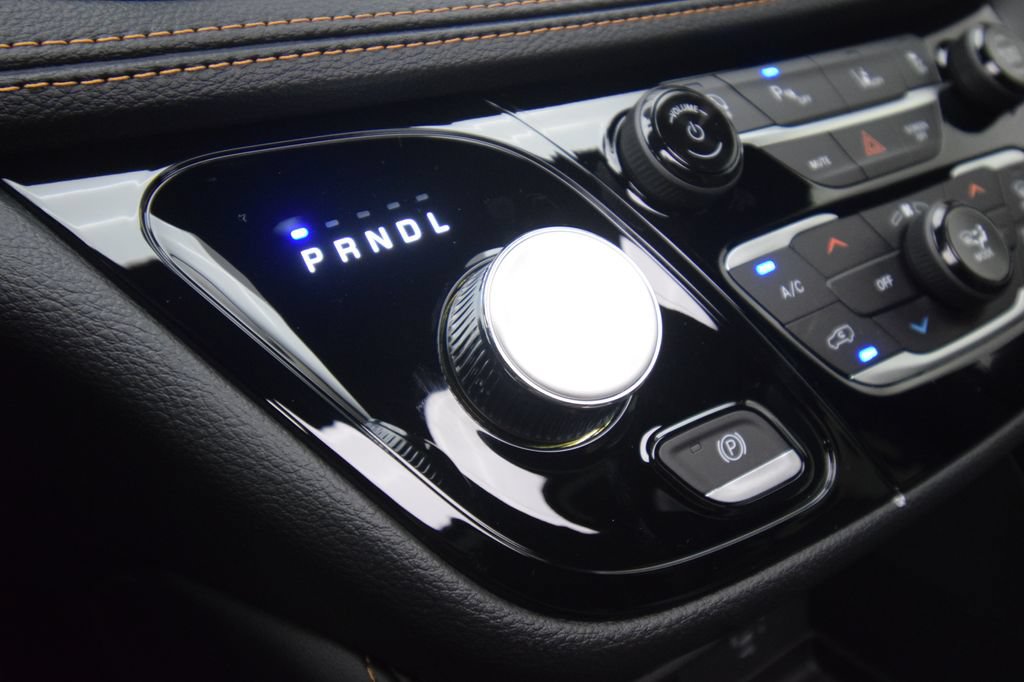 New 2027 Chrysler Pacifica Pinnacle FWD image 24