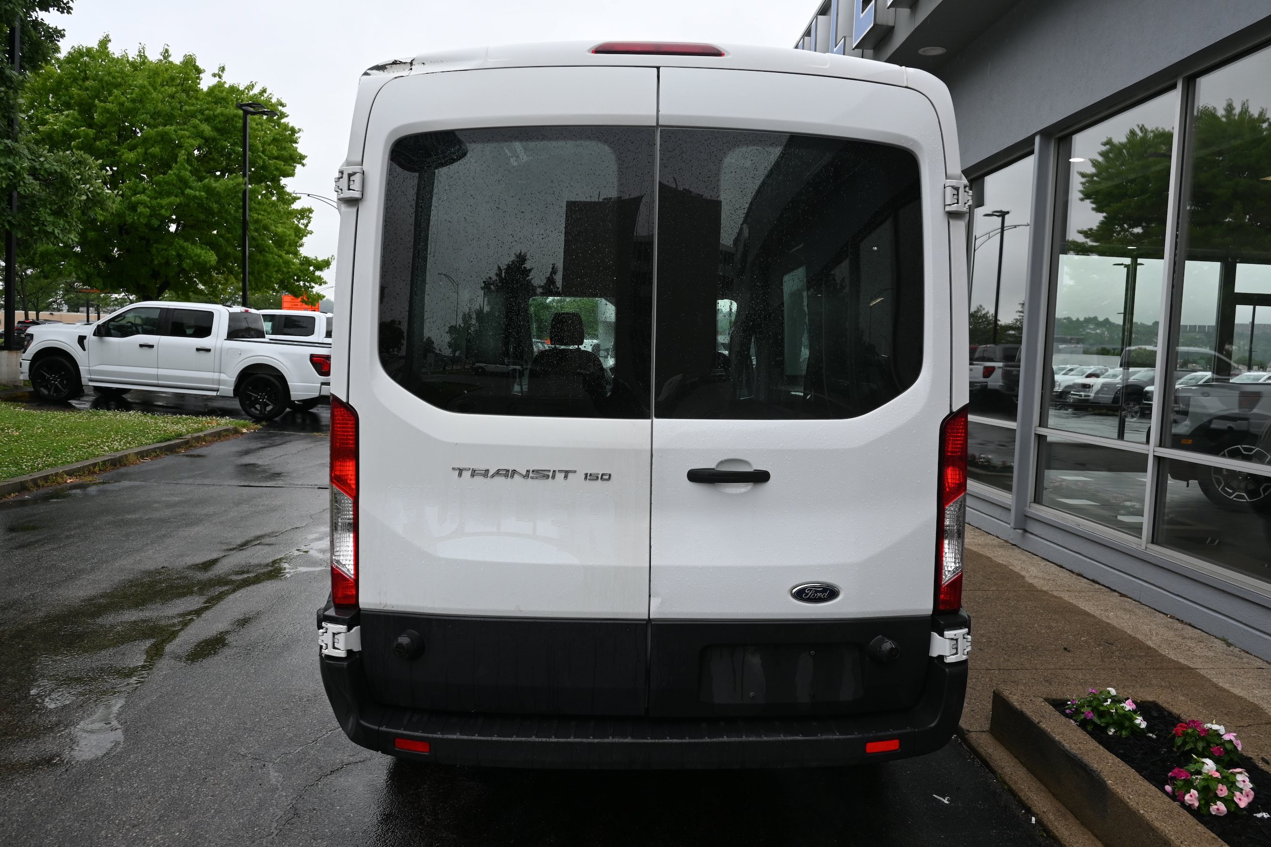 Used 2015 Ford Transit 150 148 Medium Roof RWD image 7