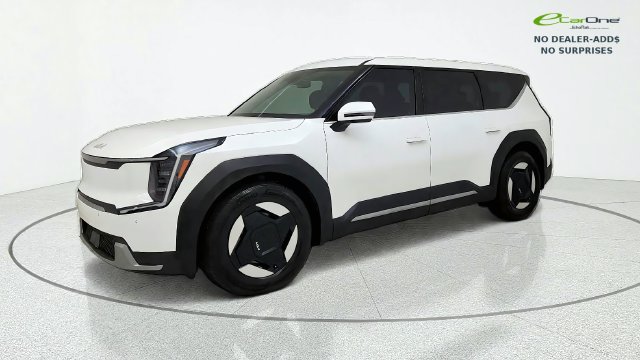 Used 2024 Kia EV9 Light Long Range RWD image 3