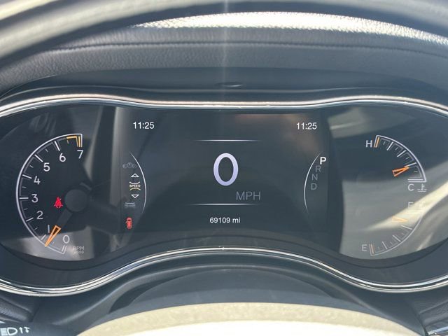 Used 2020 Jeep Grand Cherokee Overland RWD image 30